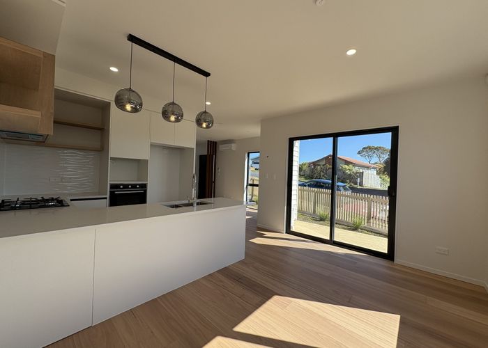  at 129A Oaktree Ave, Browns Bay, North Shore City, Auckland