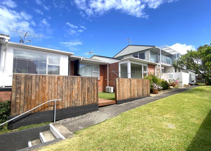 at 2/10 Park Avenue, Takapuna, Auckland