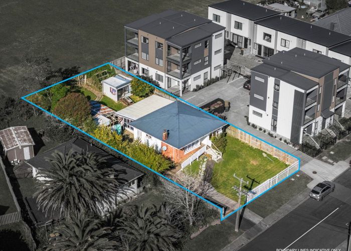  at 58 Smythe Road, Henderson, Waitakere City, Auckland
