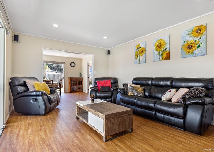  at 2/1 Emma Court, Northpark, Auckland