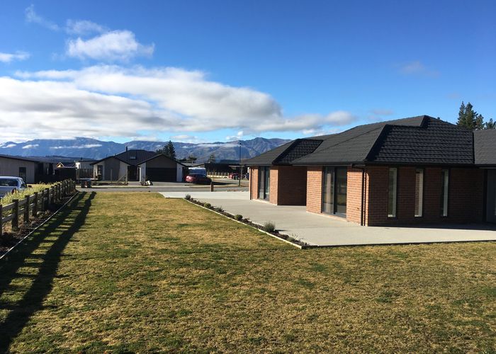  at 33 Kingfisher CRES, ARROWTOWN