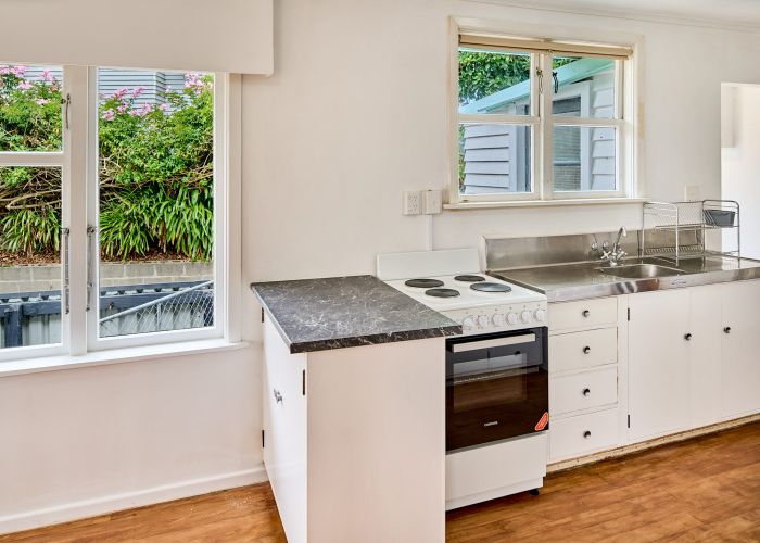  at 3 Roberts Street, Tawa, Wellington