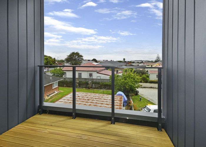  at 211/8 Gray Avenue, Mangere East, Manukau City, Auckland