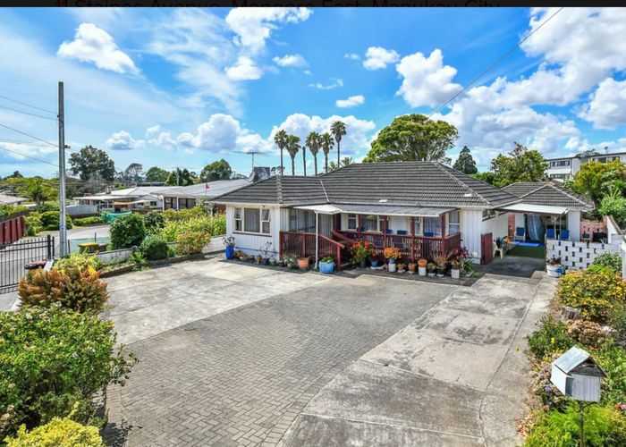  at 11 Staines Avenue, Mangere, Manukau City, Auckland