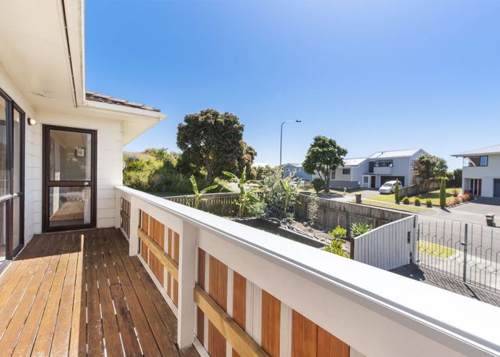  at 37 Hicks Crescent, Waikanae Beach, Waikanae