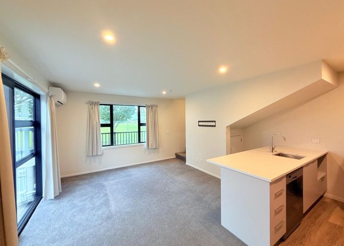  at 4/28 Fitzherbert Road, Wainuiomata, Lower Hutt, Wellington