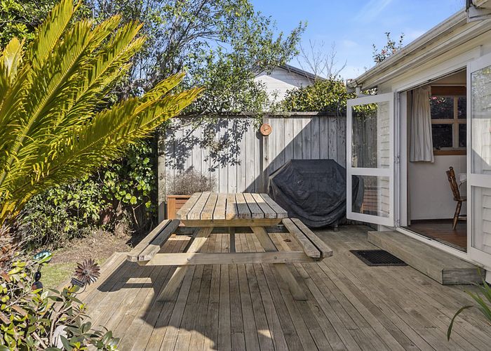  at 1 Queens Road, Glen Avon, New Plymouth, Taranaki