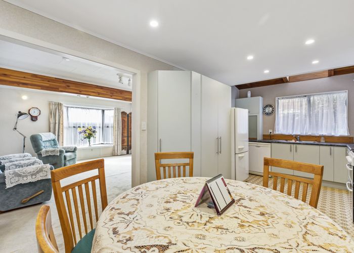  at 2/39 Sturges Road, Henderson, Auckland