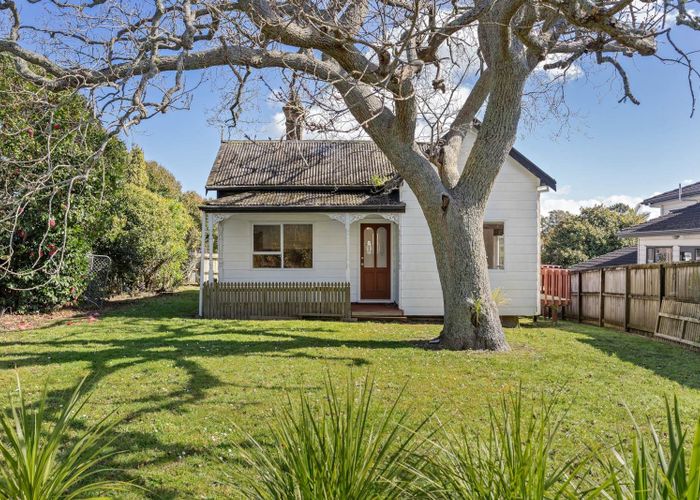  at 1/113 Mokoia Road, Birkenhead, North Shore City, Auckland