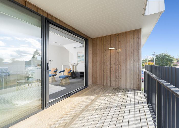  at 5/5 Peachgrove Road, Te Atatu Peninsula, Waitakere City, Auckland