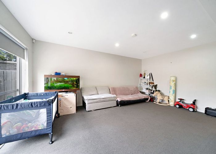  at 6/45A Swanson rd, Henderson, Waitakere City, Auckland