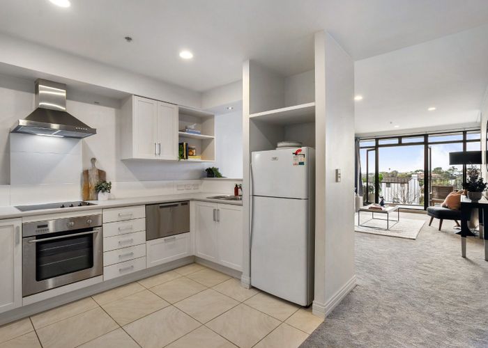  at 2D/36 James Cook Crescent, Remuera, Auckland