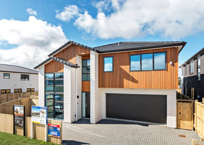  at 11 Golden Avenue, Flat Bush, Auckland