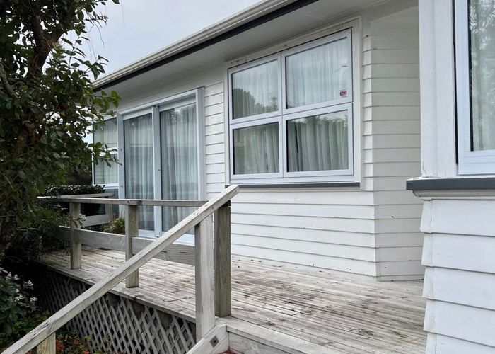  at 11 James Scott Place, Te Atatu South, Waitakere City, Auckland