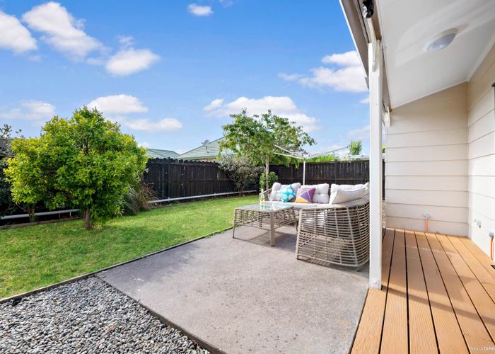  at 11/58 Manuroa Road, Takanini, Auckland