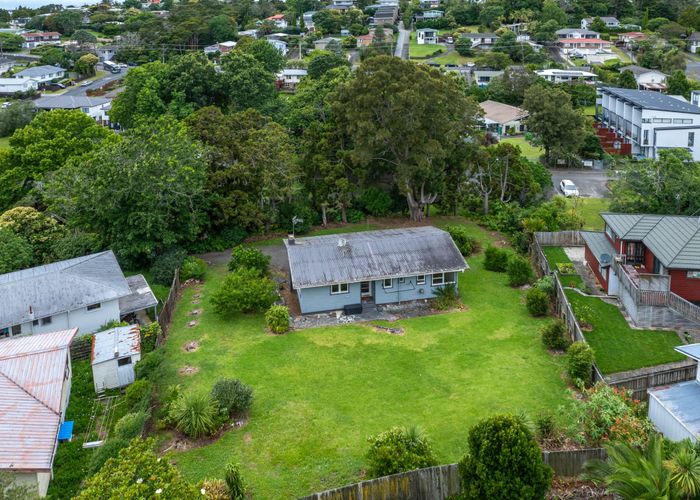  at 16 Blenheim Street, Glenfield, North Shore City, Auckland