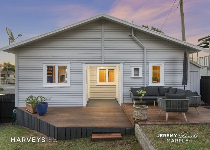  at 1/112A View Road, Sunnyvale, Auckland