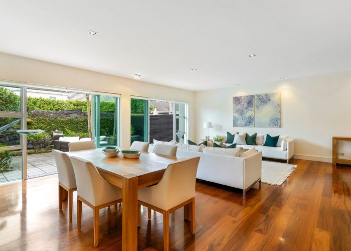  at 5/258 Hurstmere Road, Takapuna, North Shore City, Auckland