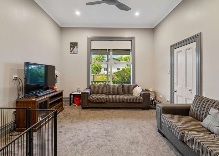  at 33 Galway Street, Grasmere, Invercargill