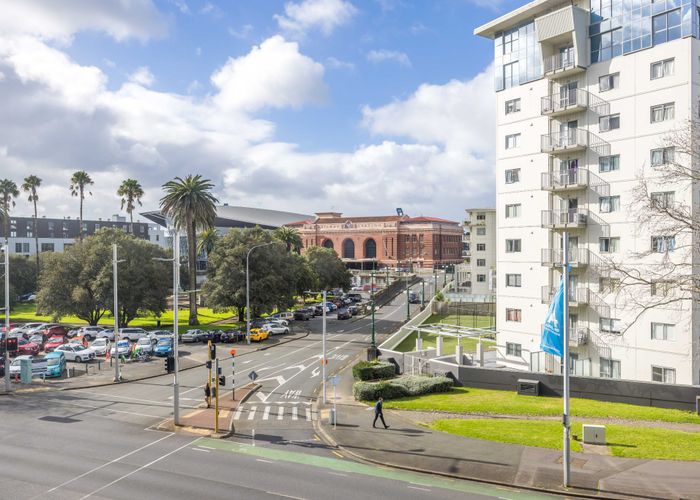  at 412/133 Beach Road, Auckland Central, Auckland