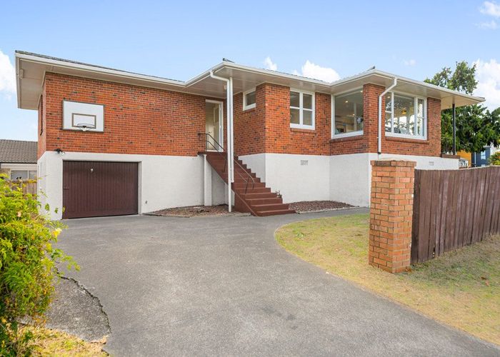  at 90 Golf Road, New Lynn, Waitakere City, Auckland