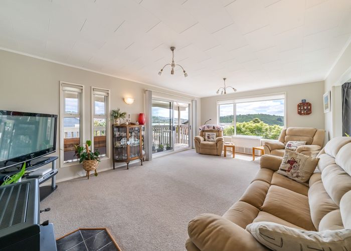  at 6 Langwell Place, Papakowhai, Porirua