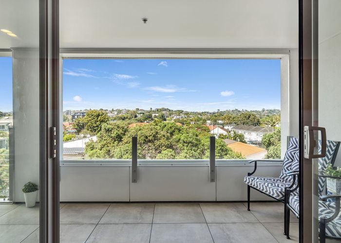  at 304/25 Bute Road, Browns Bay, North Shore City, Auckland