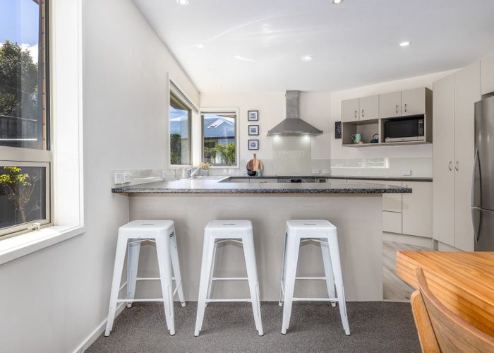  at 8 Kaweka Close, Aotea, Porirua, Wellington