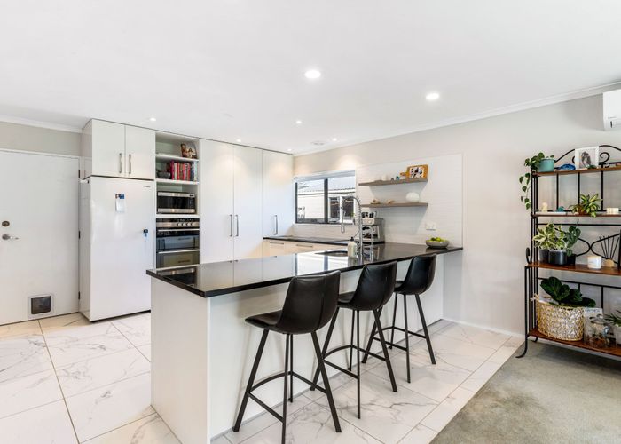  at 3 Evanda Crescent, Conifer Grove, Takanini