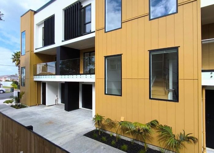  at 2/9 Lomond Street, Takapuna, North Shore City, Auckland