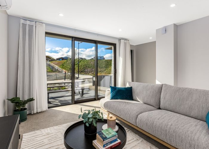  at 2 Tiratu Rise, Whitby, Porirua, Wellington