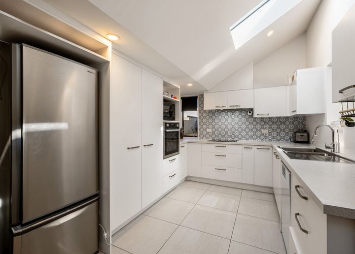  at 74C Glandovey Road, Fendalton, Christchurch City, Canterbury