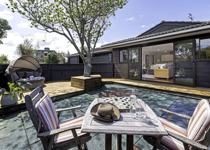  at 4 Sarah Place, Farm Cove, Manukau City, Auckland