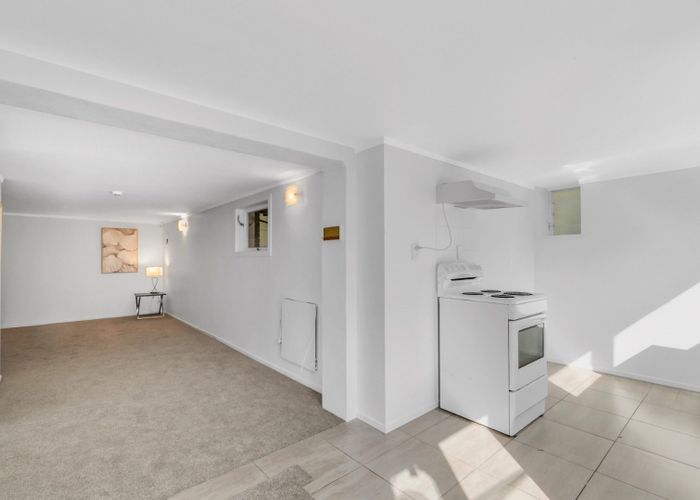  at 16 Royal View Road, Te Atatu South, Waitakere City, Auckland