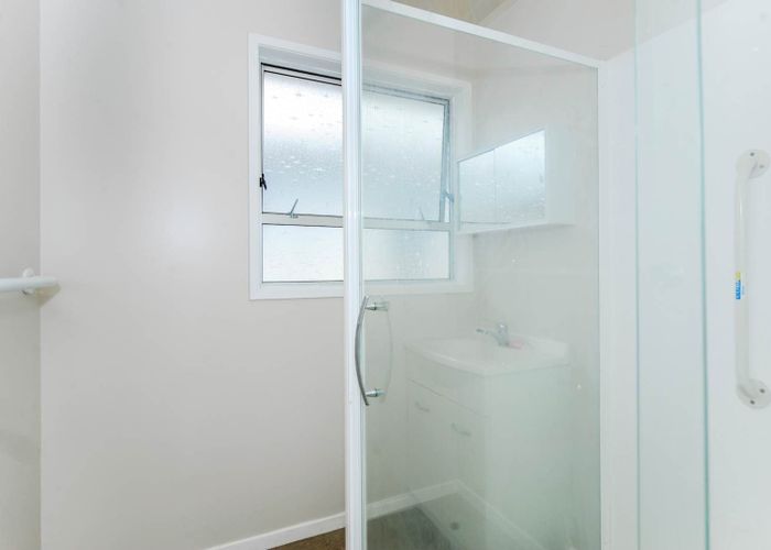  at 2/7 Almond Place, Mount Wellington, Auckland City, Auckland