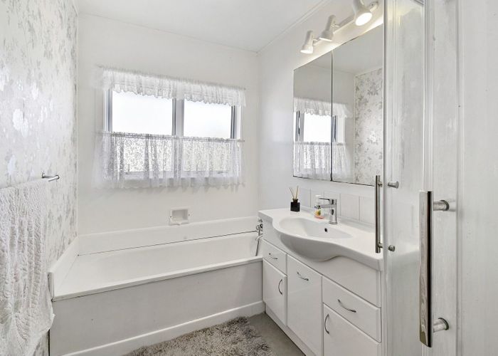  at 36 Tawa Crescent, Manurewa, Manukau City, Auckland