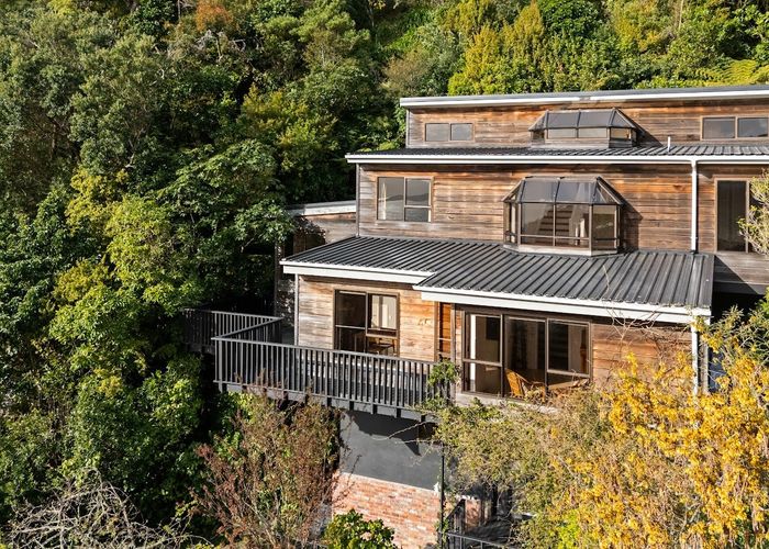  at 19 Kaitawa Road, York Bay, Eastbourne, Lower Hutt, Wellington