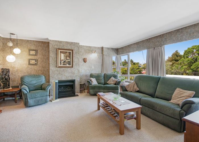  at 7 Park Road, Glenfield, Auckland