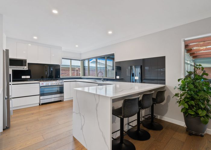  at 27 Beach Road, Pahurehure, Papakura, Auckland