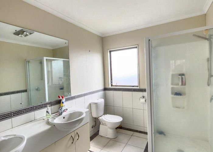  at RM 2/12 Glanmire Place, Flat Bush, Manukau City, Auckland