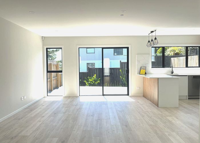  at 33D Patons Road, Howick, Auckland