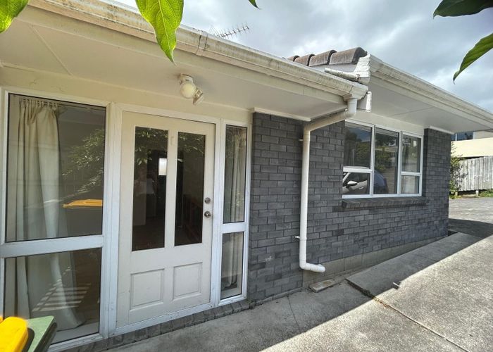  at 1/16 Cambric Place, Botany Downs, Manukau City, Auckland
