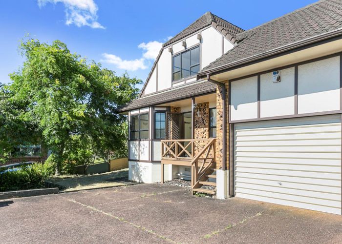  at 2/11 Stranolar Drive, Waikowhai, Auckland