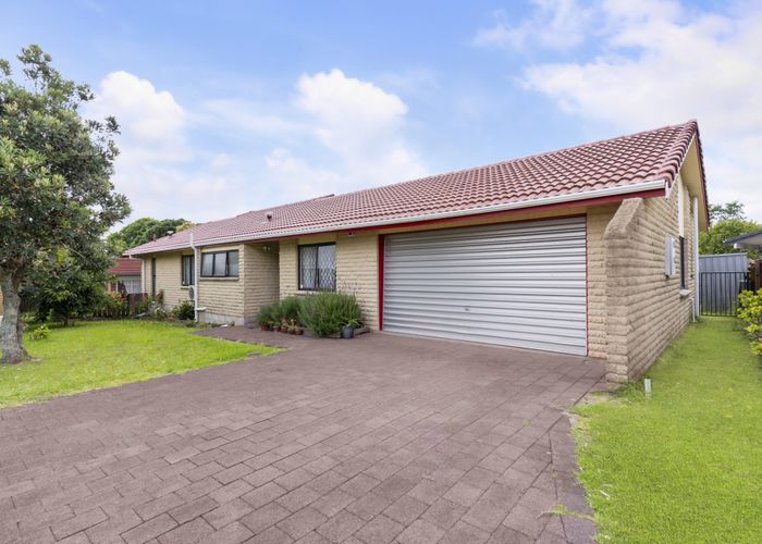  at 5 Bosnyak Drive, Te Atatu South, Auckland