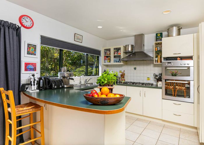  at 2/24 PENNING ROAD, Castor Bay, Auckland