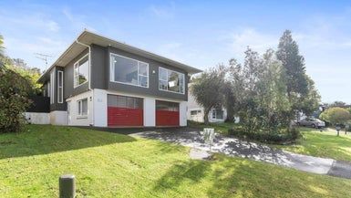  at 52 Meadowvale Avenue, Forrest Hill, Auckland