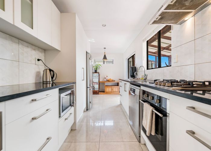  at 9 Garelja Road, Henderson, Waitakere City, Auckland