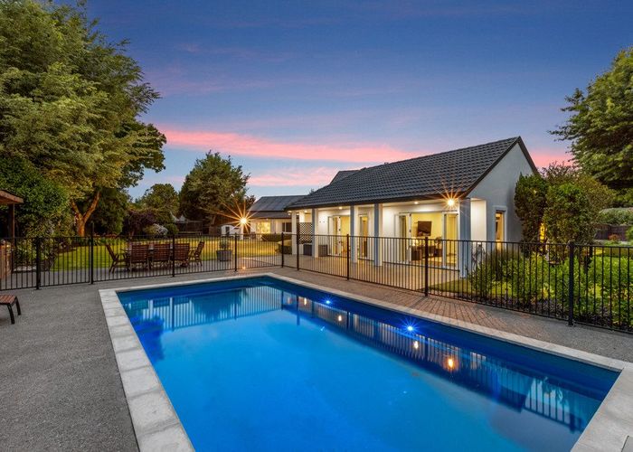  at 52 Regent'S Park Drive, CASEBROOK, CHRISTCHURCH