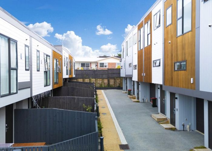  at 4/19 Parker Avenue, New Lynn, Waitakere City, Auckland