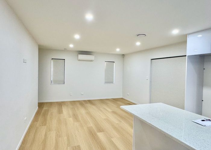  at 27E Lynbrooke Avenue, Blockhouse Bay, Auckland City, Auckland